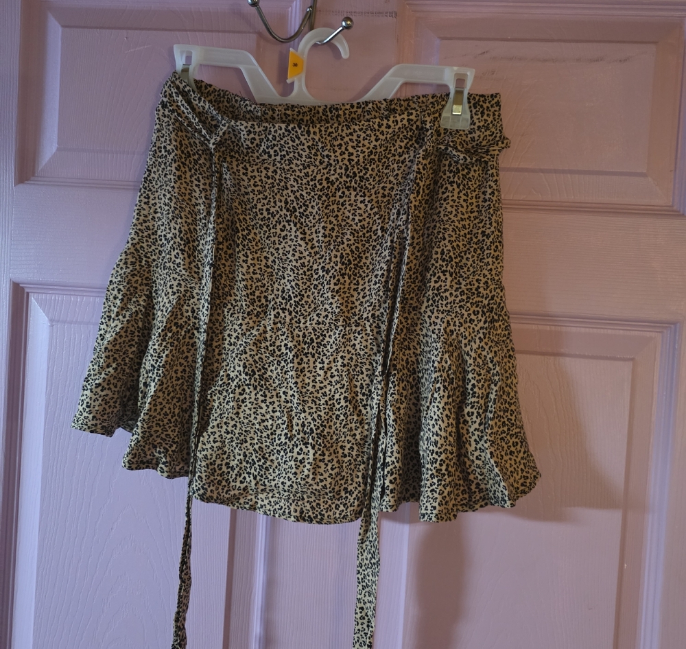 URBAN Romantics Tan & Black Leopard Print Tie-Waist Skater Skirt